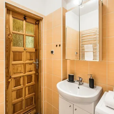 Sea Flats - & Private Parking شقة