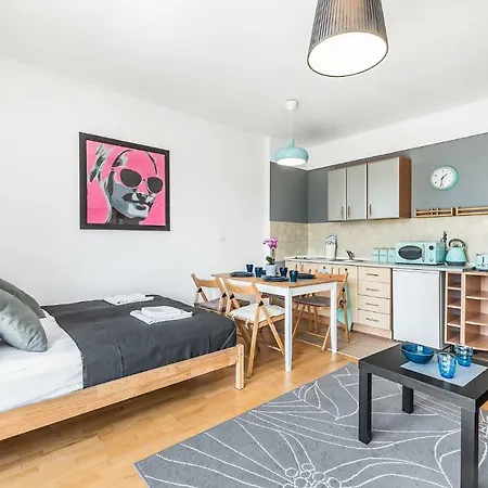 Sea Flats - & Private Parking *